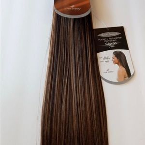 Human hair blend 22 inch Brown highlighted extensions